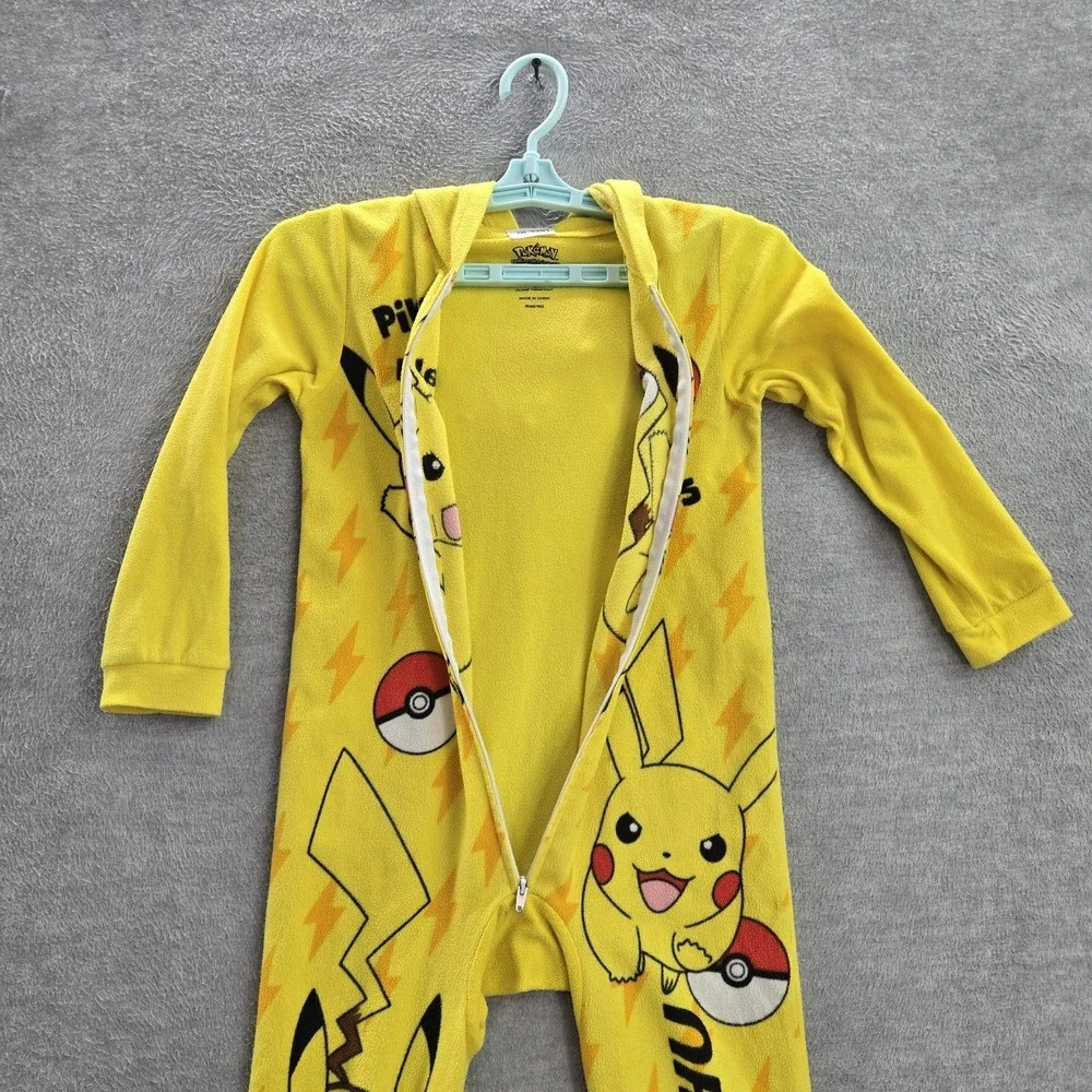 Pokemon‎ Kids Sleepwear S Yellow One Piece Graphic Print Fleece Pikachu Pokeball